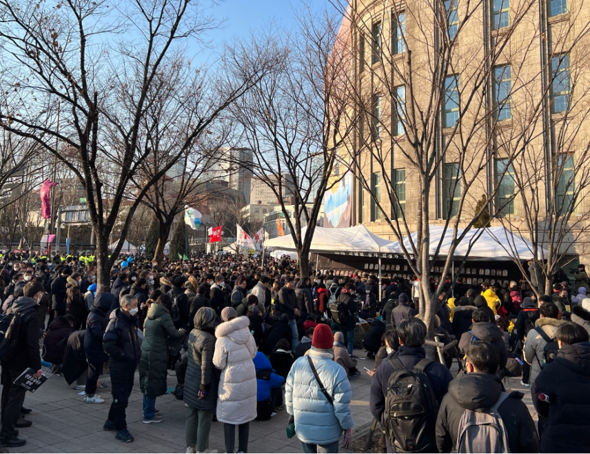 Photograph of a vigil held for crush victims in Seoul